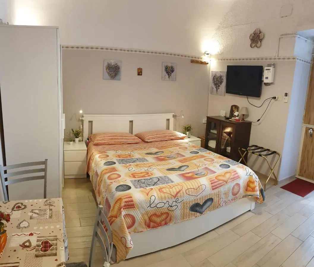 Giovanni S Little House Catania Italy