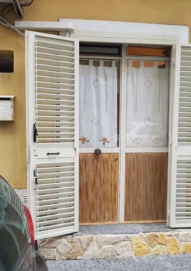 Giovanni S Little House Catania